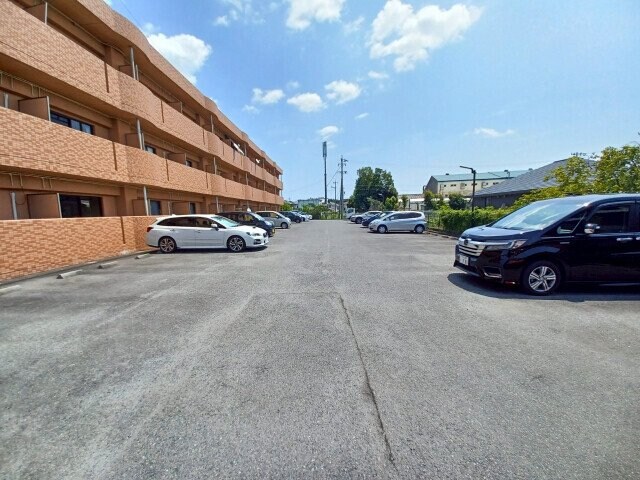 サンクチュアリー亀山の物件外観写真