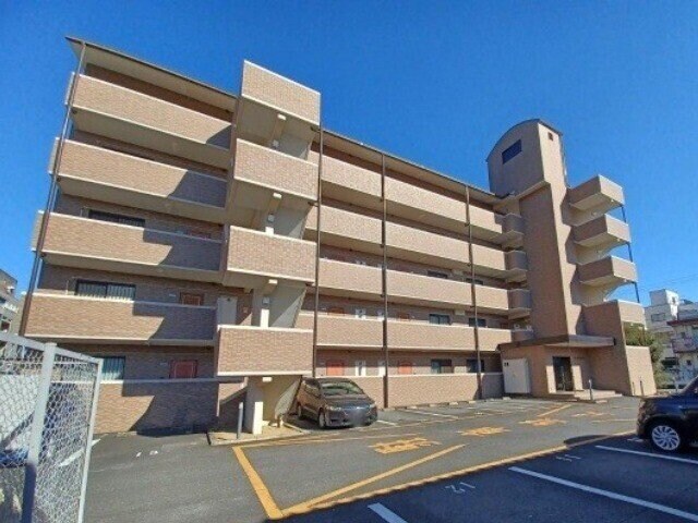 ラ・プランタンの物件外観写真