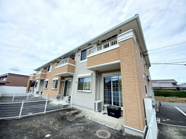 クリスタルコートの物件外観写真