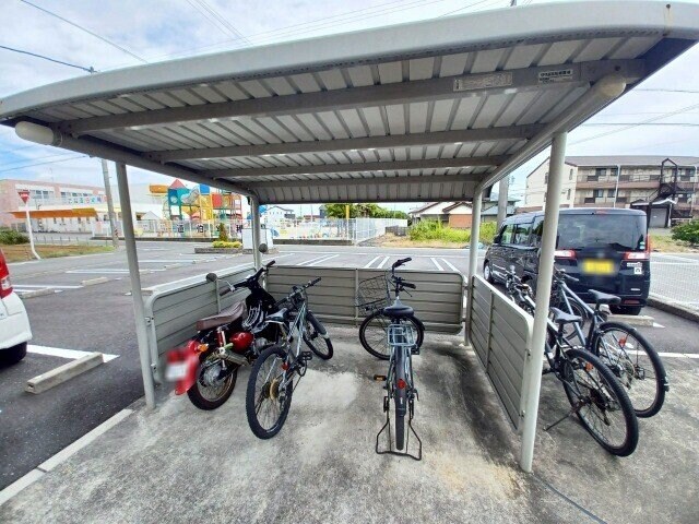 クリスタルコートの物件外観写真