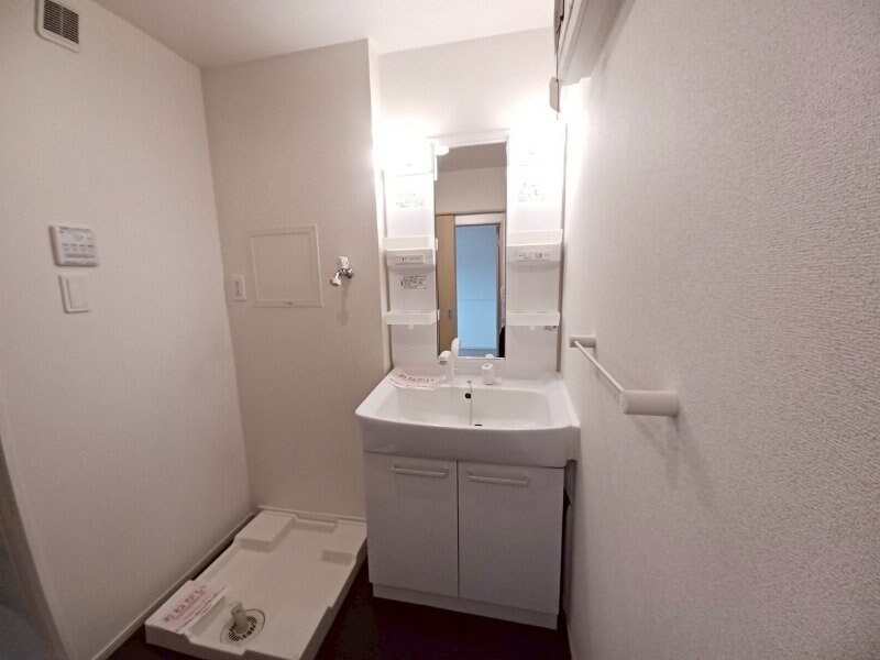 クリスタルコートの物件内観写真