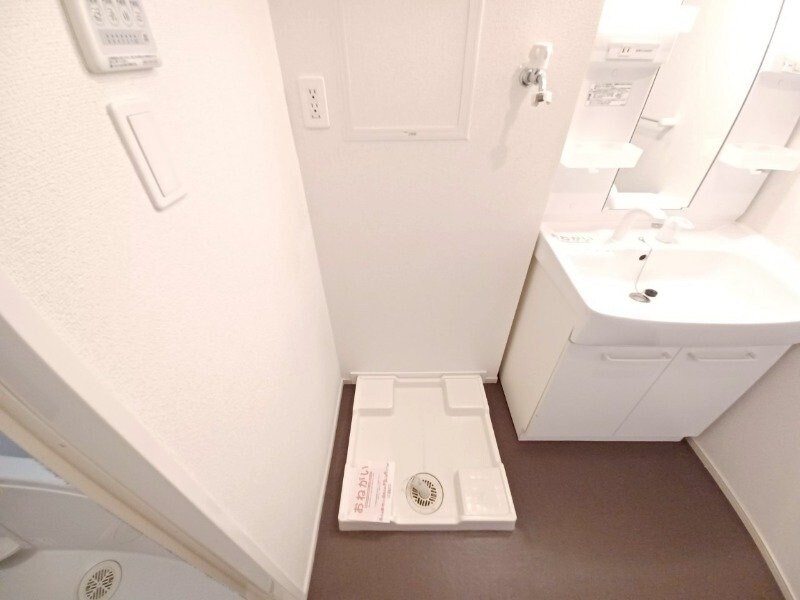 クリスタルコートの物件内観写真