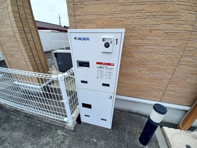 クリスタルコートの物件外観写真