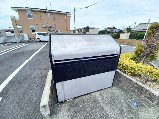 クリスタルコートの物件外観写真