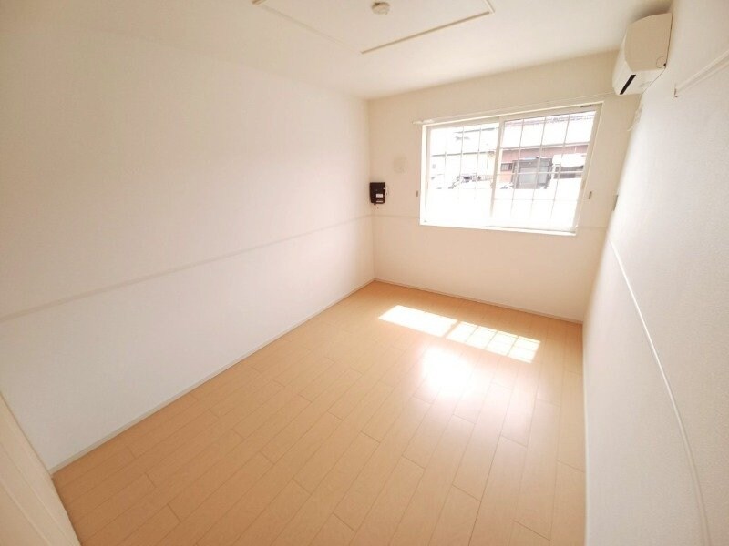 クリスタルコートの物件内観写真