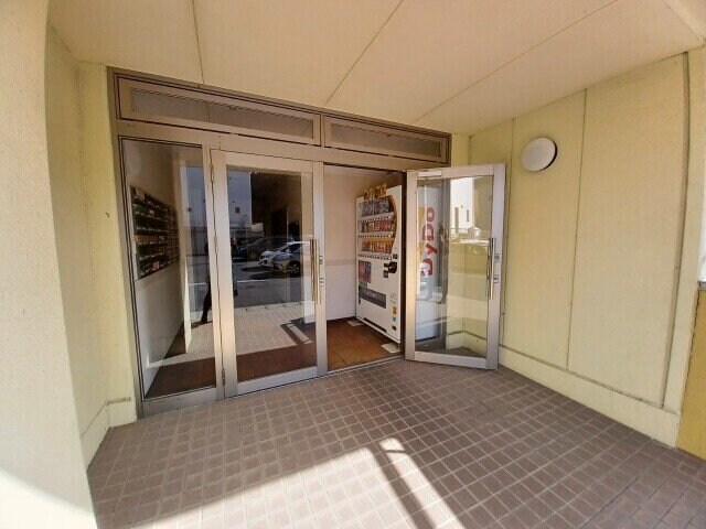 亀山マンションB棟の物件外観写真