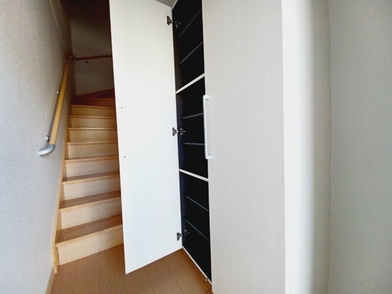 プロヴァンスみなみ山Ｂの物件内観写真