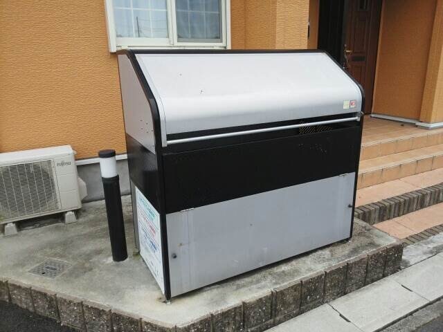 プロヴァンスみなみ山Ｂの物件外観写真