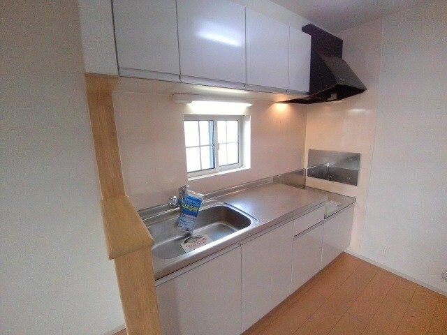 プロヴァンスみなみ山Ｂの物件内観写真