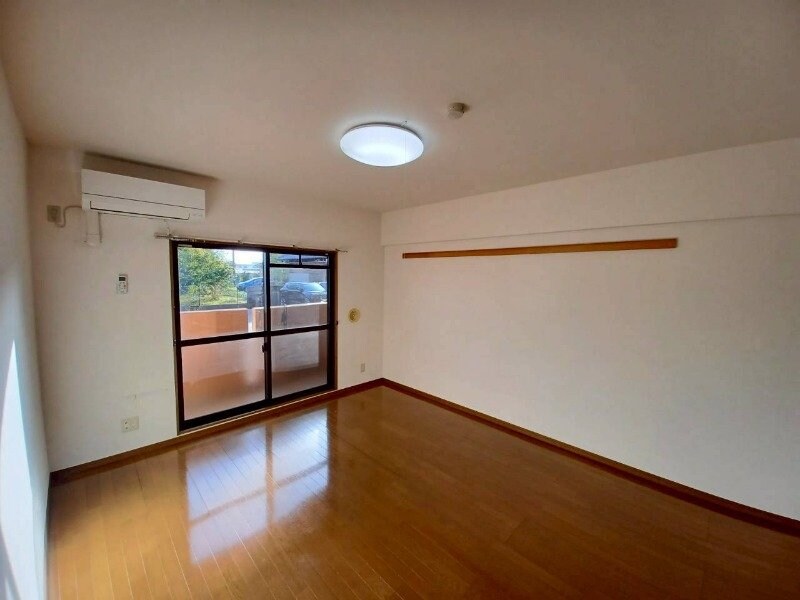 サンクチュアリー亀山の物件内観写真