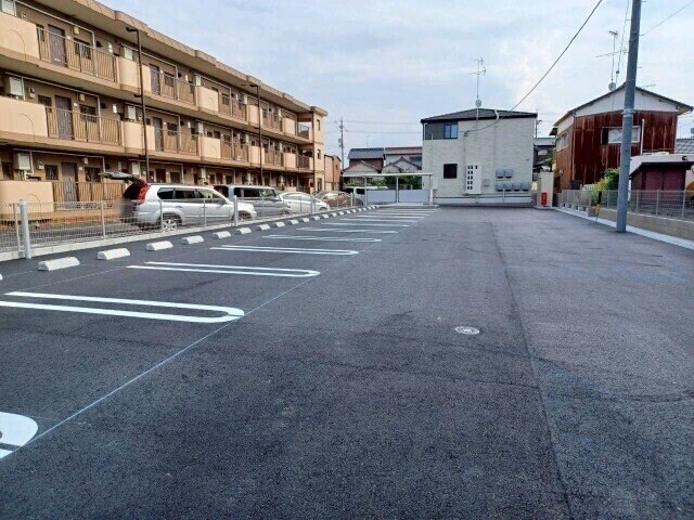 アン・リヴィールの物件外観写真