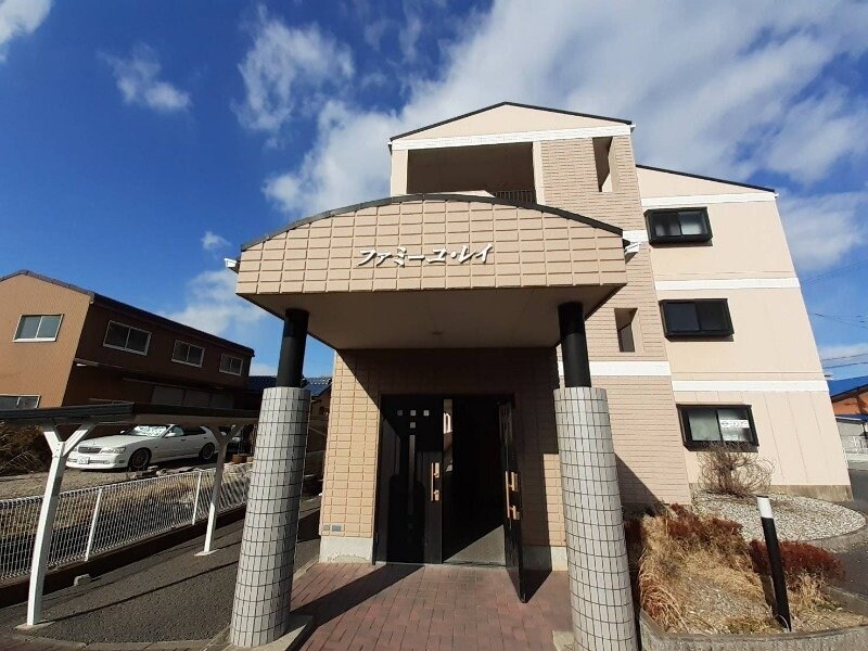 ファミーユ・レイの物件外観写真
