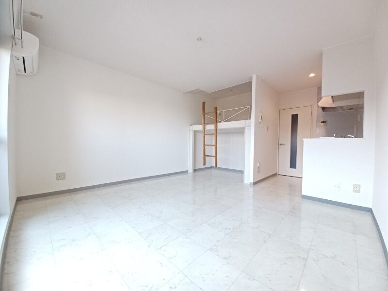 ウッドベルスクエアA棟の物件内観写真