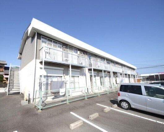 ハウジングすずかの物件外観写真