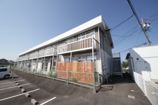 ハウジングすずかの物件外観写真