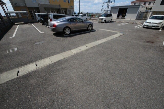 ブリリアント寺家ⅡＢの物件外観写真