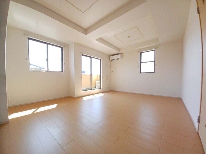 ブリリアント寺家ⅡＢの物件内観写真