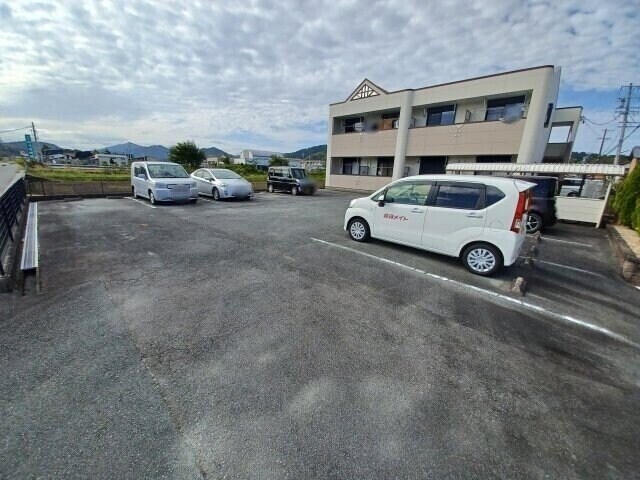 サニープレイスの物件外観写真