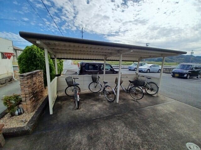 サニープレイスの物件外観写真