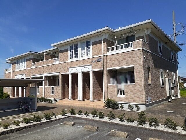 ボン　マルシェ　シスの物件外観写真