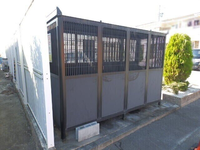 ボン　マルシェ　シスの物件外観写真