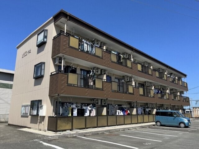 ＥＴＯＩＬＥ中出の物件外観写真