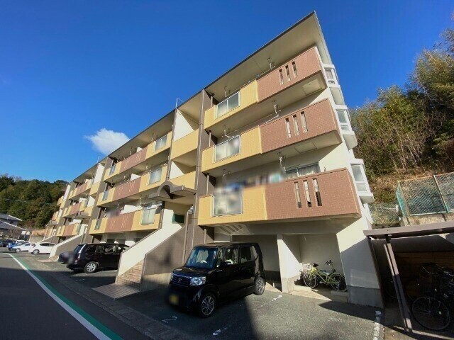 ウエストリバーマンションの物件外観写真