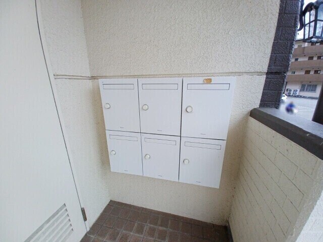 ウエストリバーマンションの物件外観写真