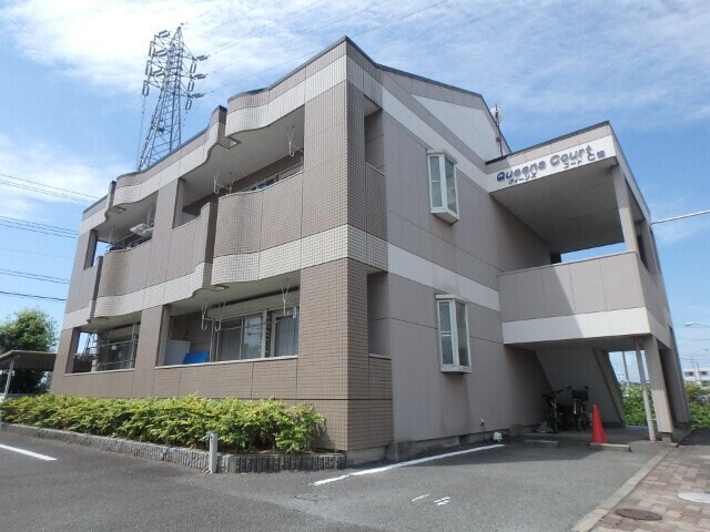 クィーンズコートＣ棟の物件外観写真