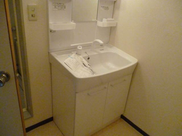 クィーンズコートＣ棟の物件内観写真