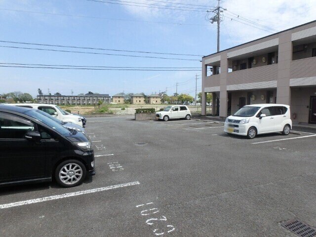 クィーンズコートＣ棟の物件外観写真