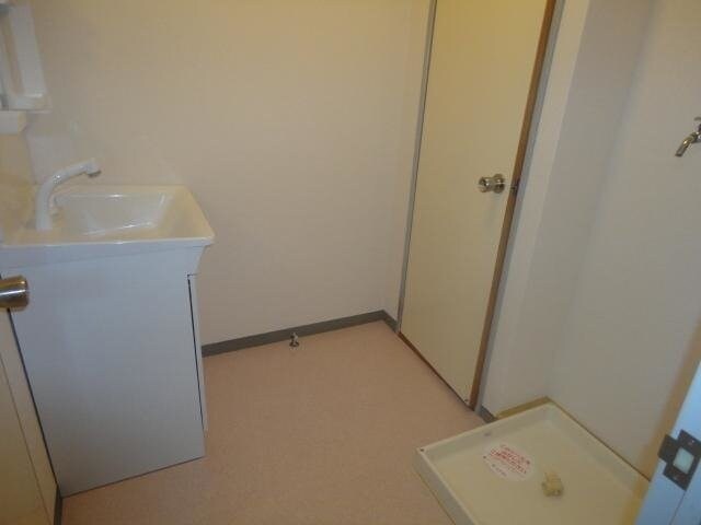 クィーンズコートＣ棟の物件内観写真