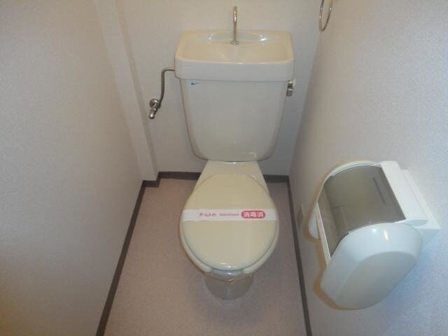 クィーンズコートＣ棟の物件内観写真