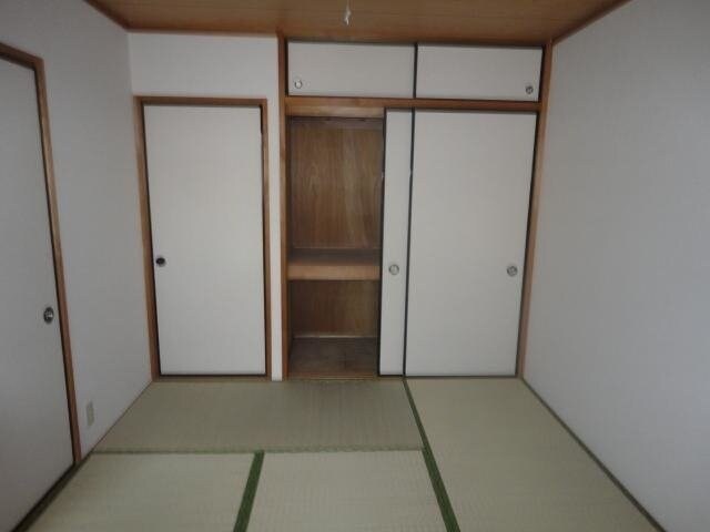 クィーンズコートＣ棟の物件内観写真