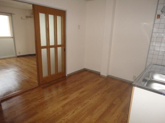 クィーンズコートＣ棟の物件内観写真