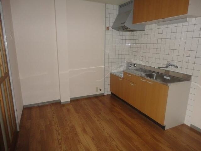 クィーンズコートＣ棟の物件内観写真