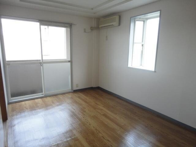 クィーンズコートＣ棟の物件内観写真