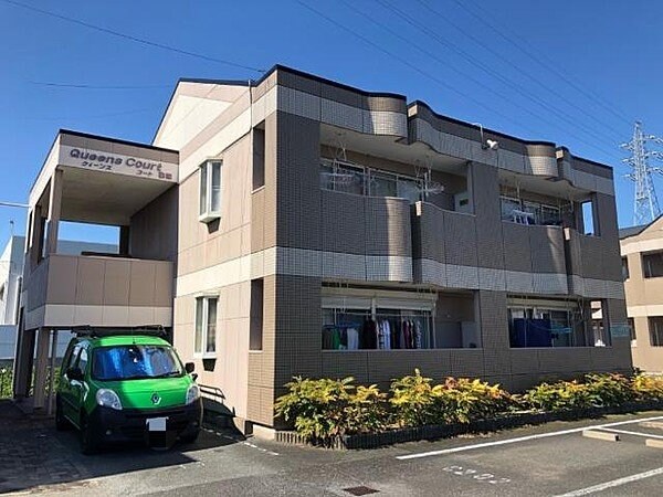 クィーンズコートＢ棟の物件外観写真