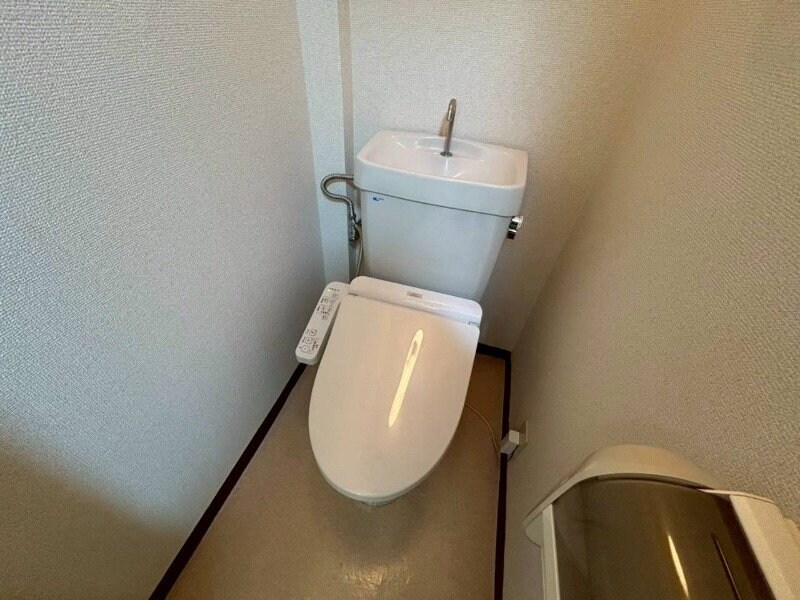 クィーンズコートＢ棟の物件内観写真