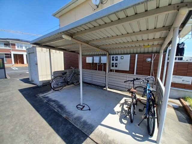 パインテール　ヴィレッジ　Ａ棟の物件外観写真