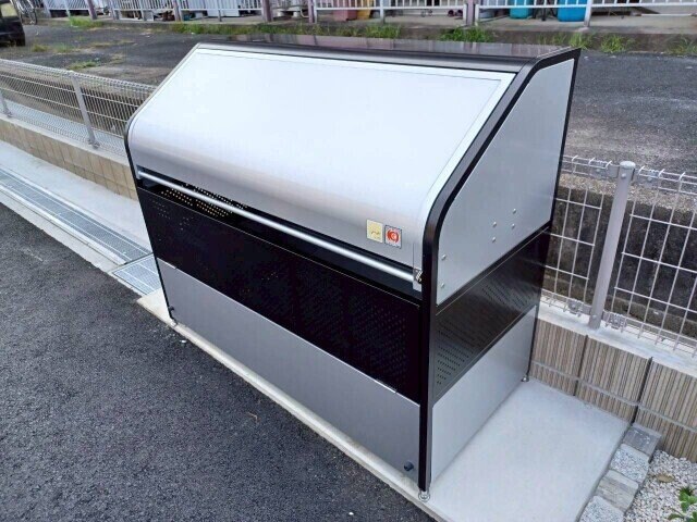 アン・リヴィールの物件外観写真