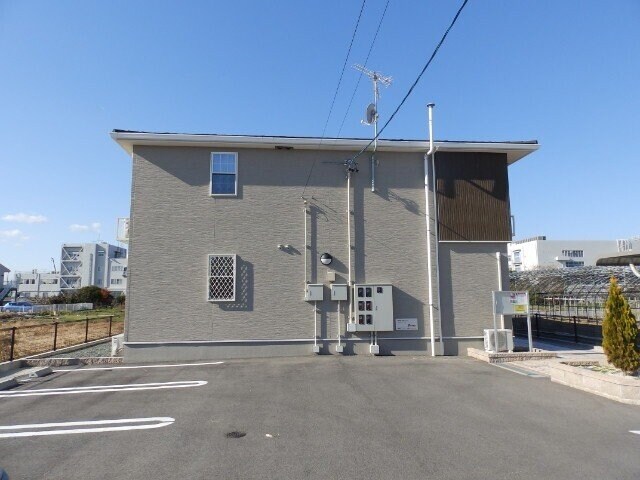 スカイブルーの物件外観写真