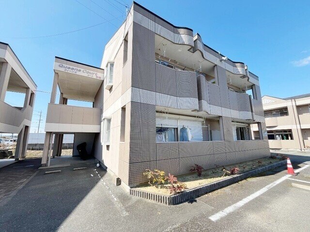 クィーンズコートＢ棟の物件外観写真