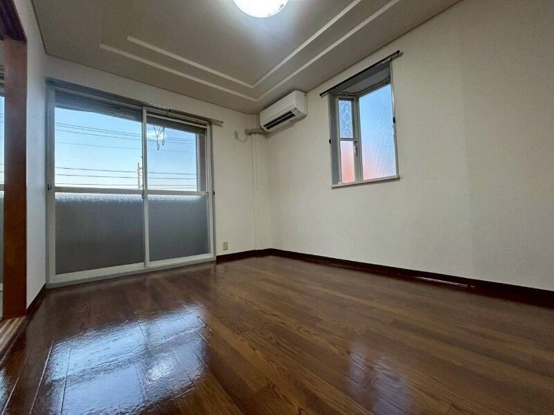 クィーンズコートＢ棟の物件内観写真