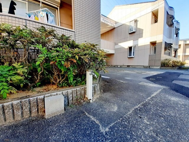 クィーンズコートＢ棟の物件外観写真