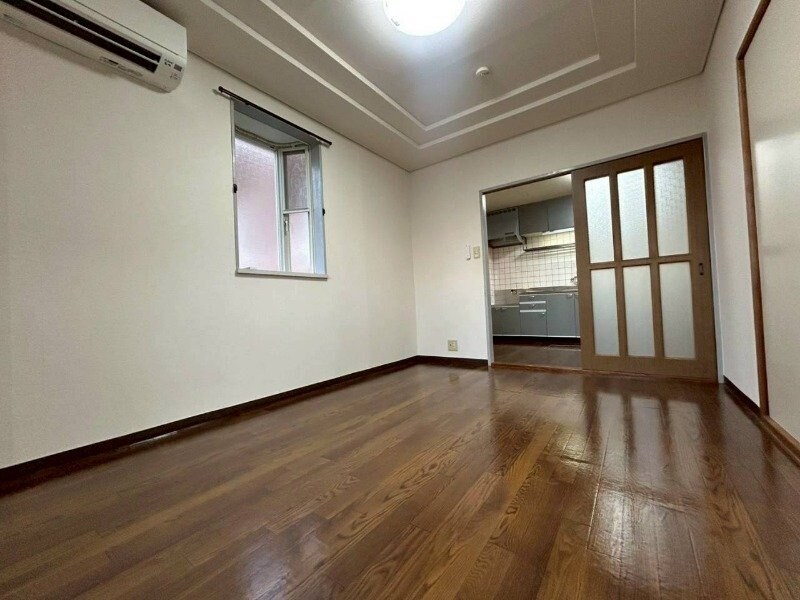 クィーンズコートＢ棟の物件内観写真