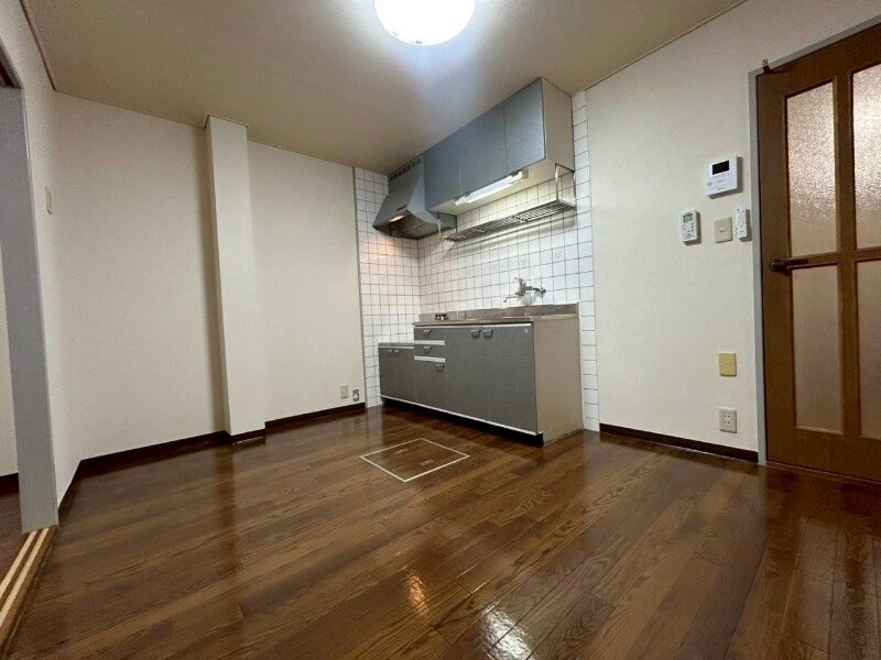 クィーンズコートＢ棟の物件内観写真