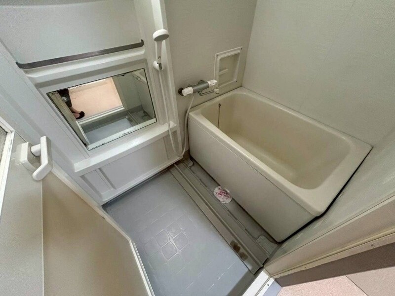 クィーンズコートＢ棟の物件内観写真