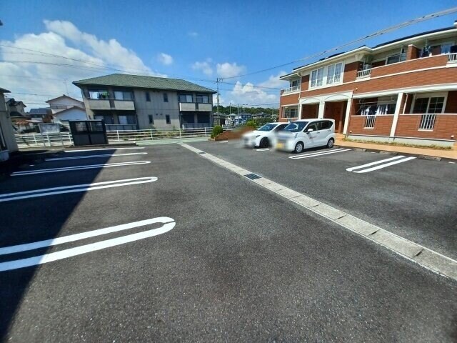 パインテール　ヴィレッジ　Ａ棟の物件外観写真