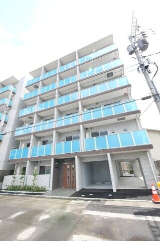 ペアパレス六町2号館の物件外観写真